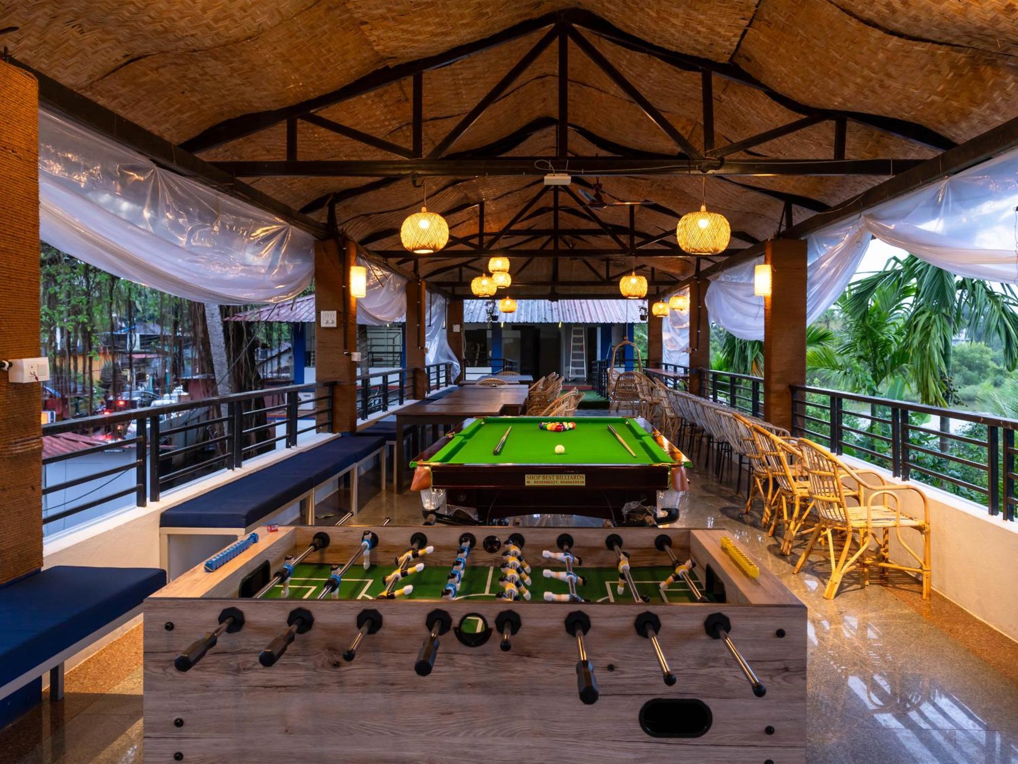 Madpackers Goa Anjuna - Bar Exterior foto