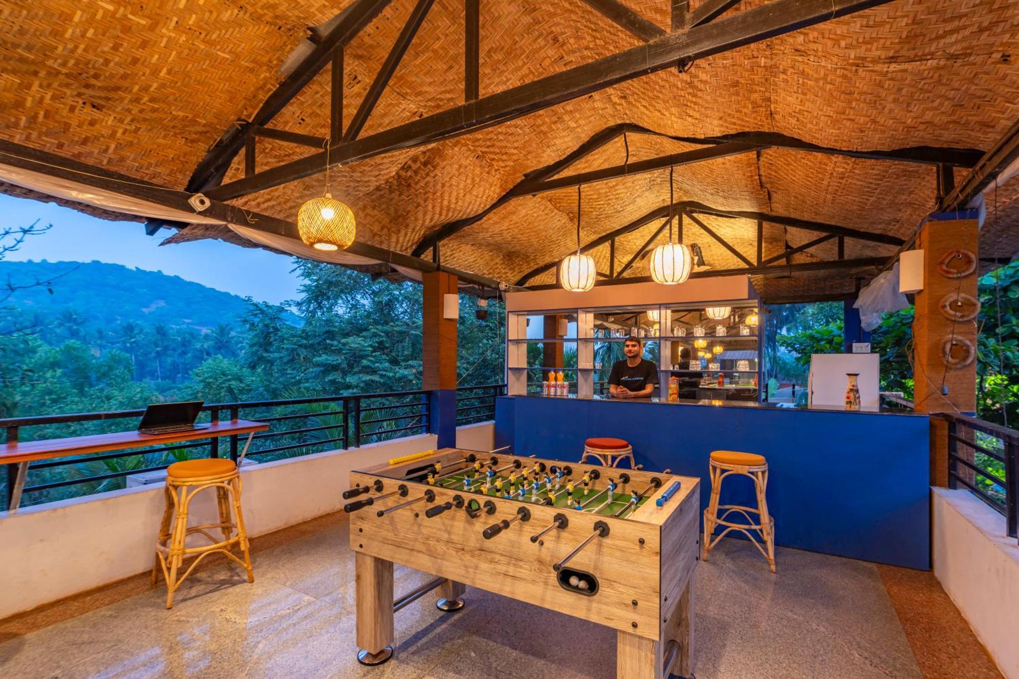 Madpackers Goa Anjuna - Bar Exterior foto