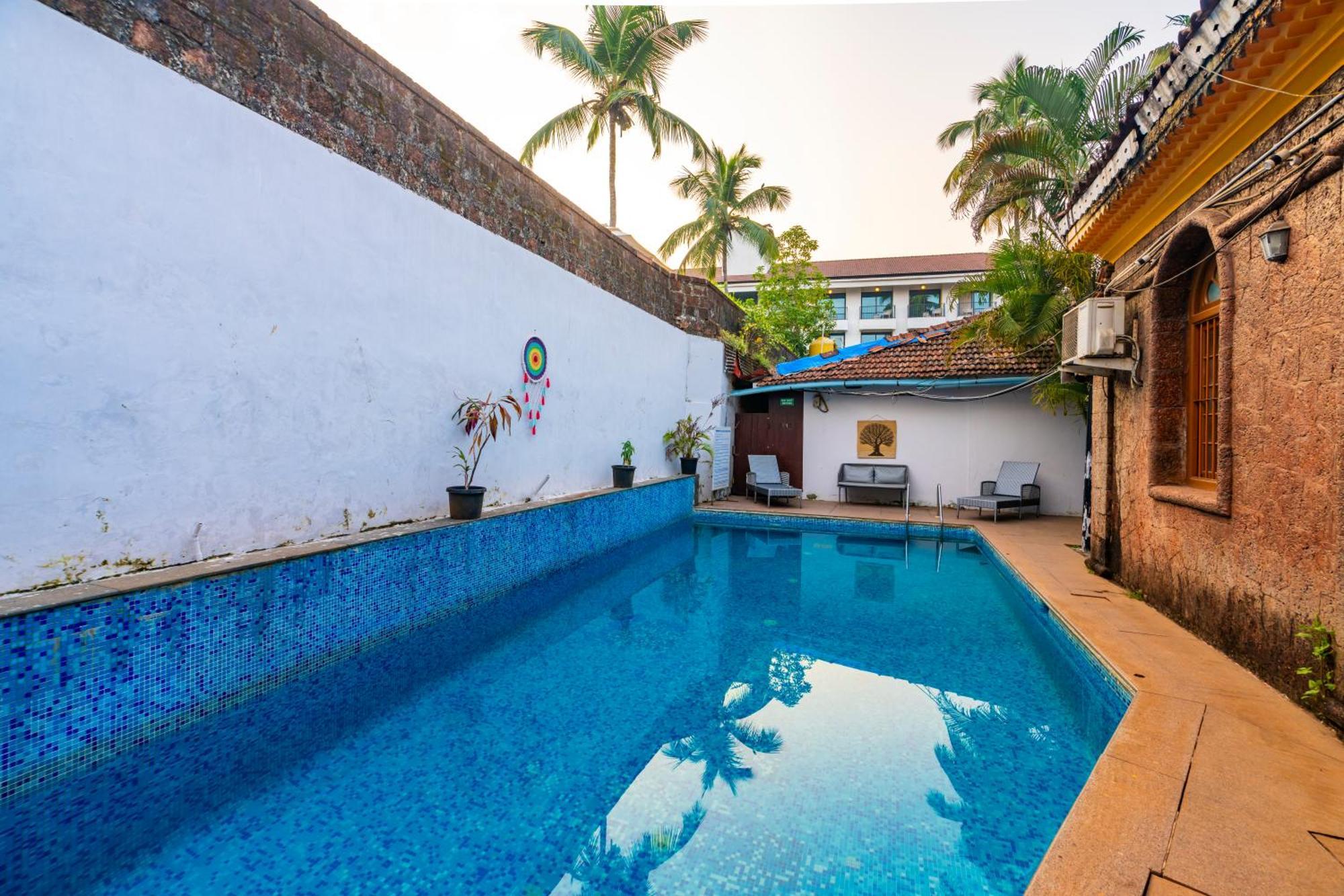 Madpackers Goa Anjuna - Bar Exterior foto