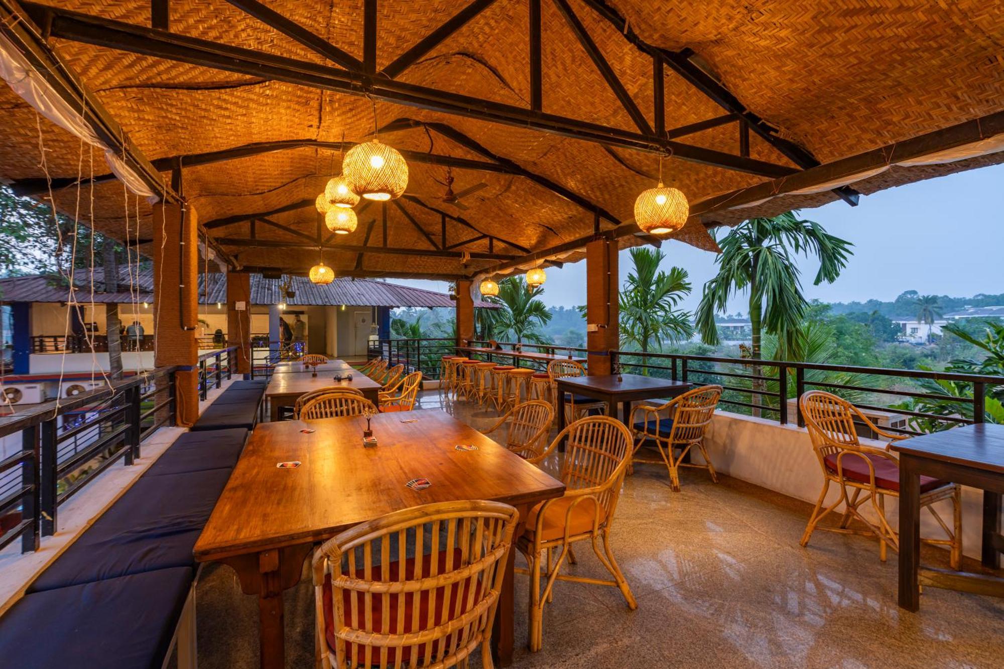 Madpackers Goa Anjuna - Bar Exterior foto