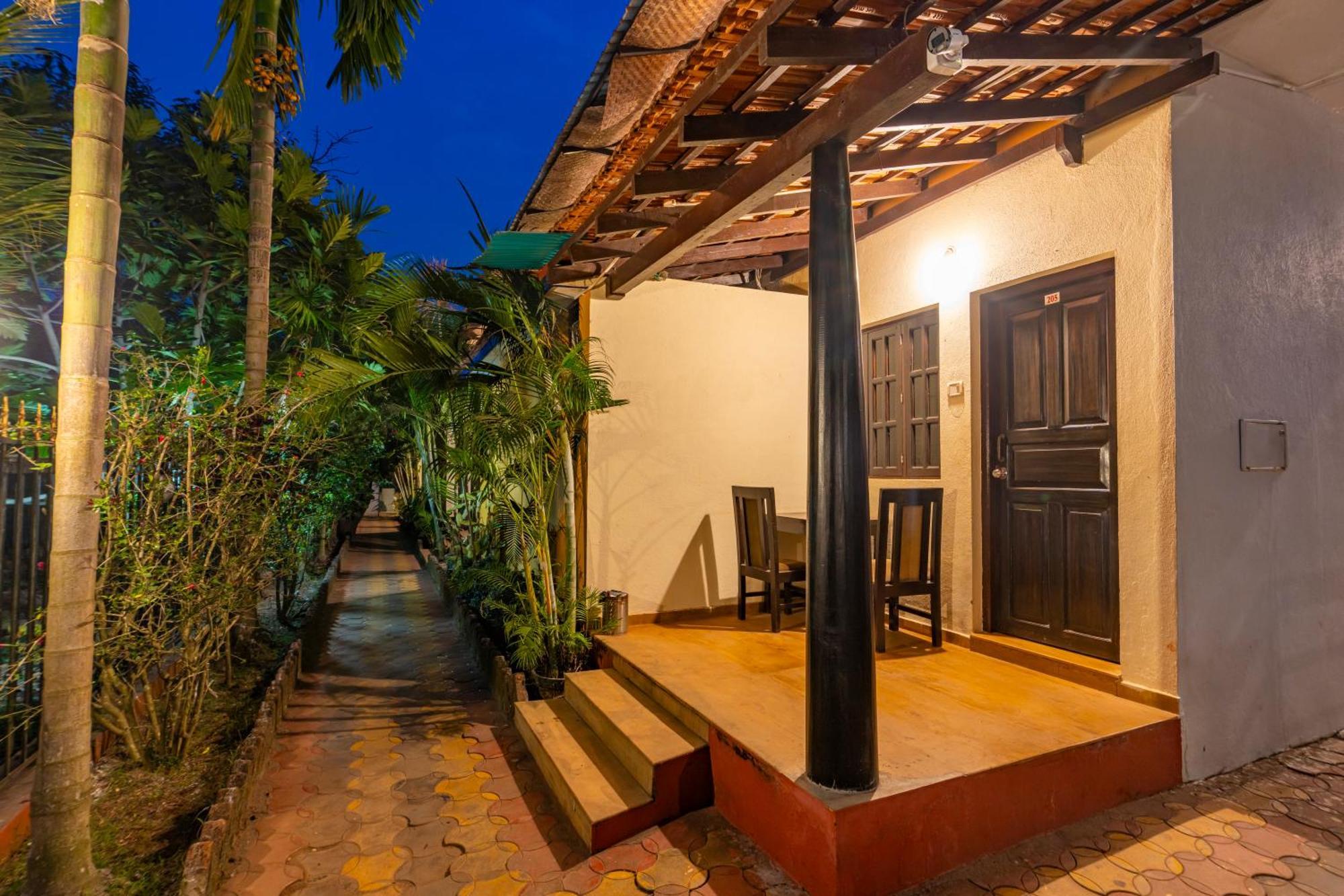 Madpackers Goa Anjuna - Bar Exterior foto
